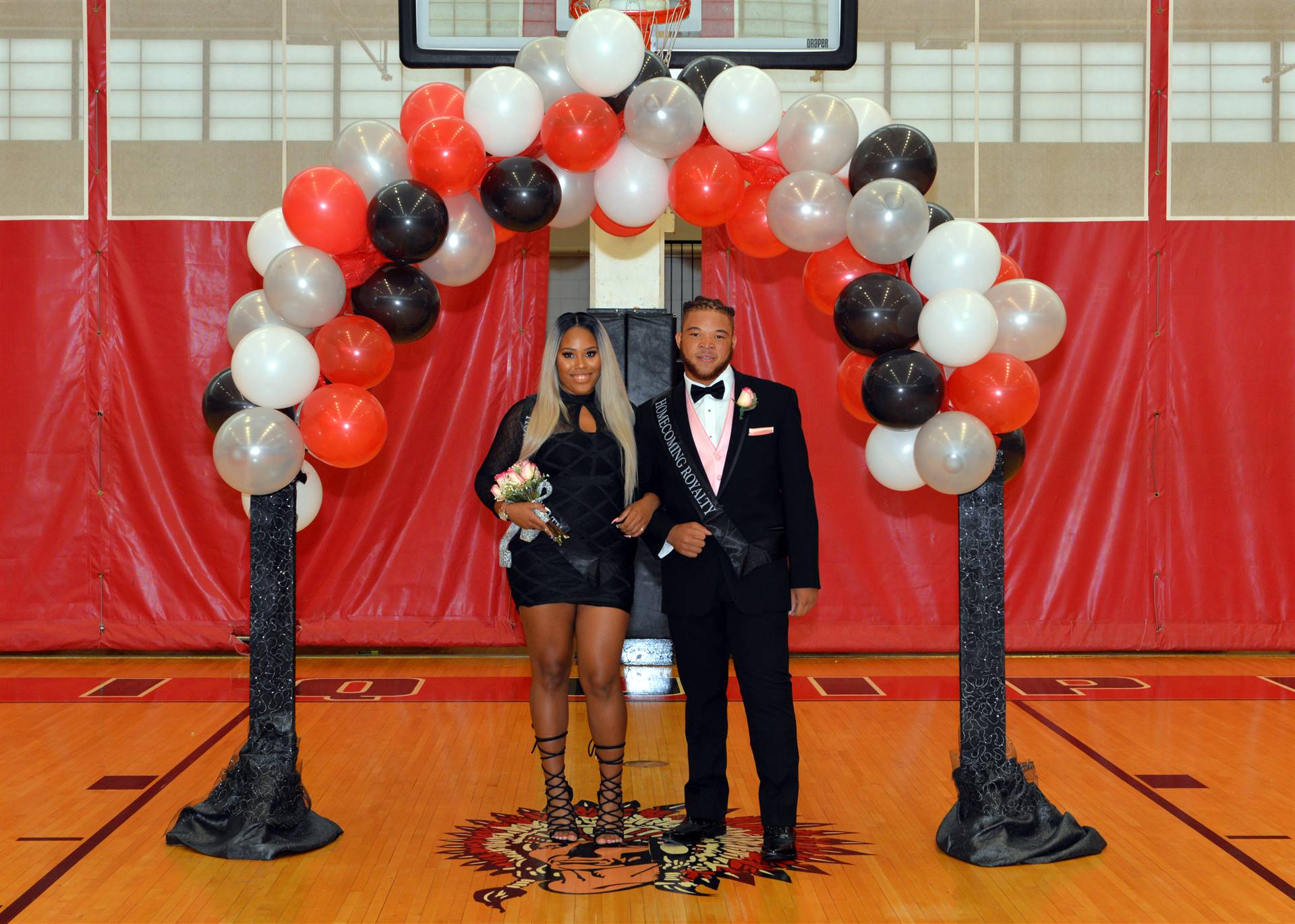 Homecoming Zaona and Kiyon balloon arch