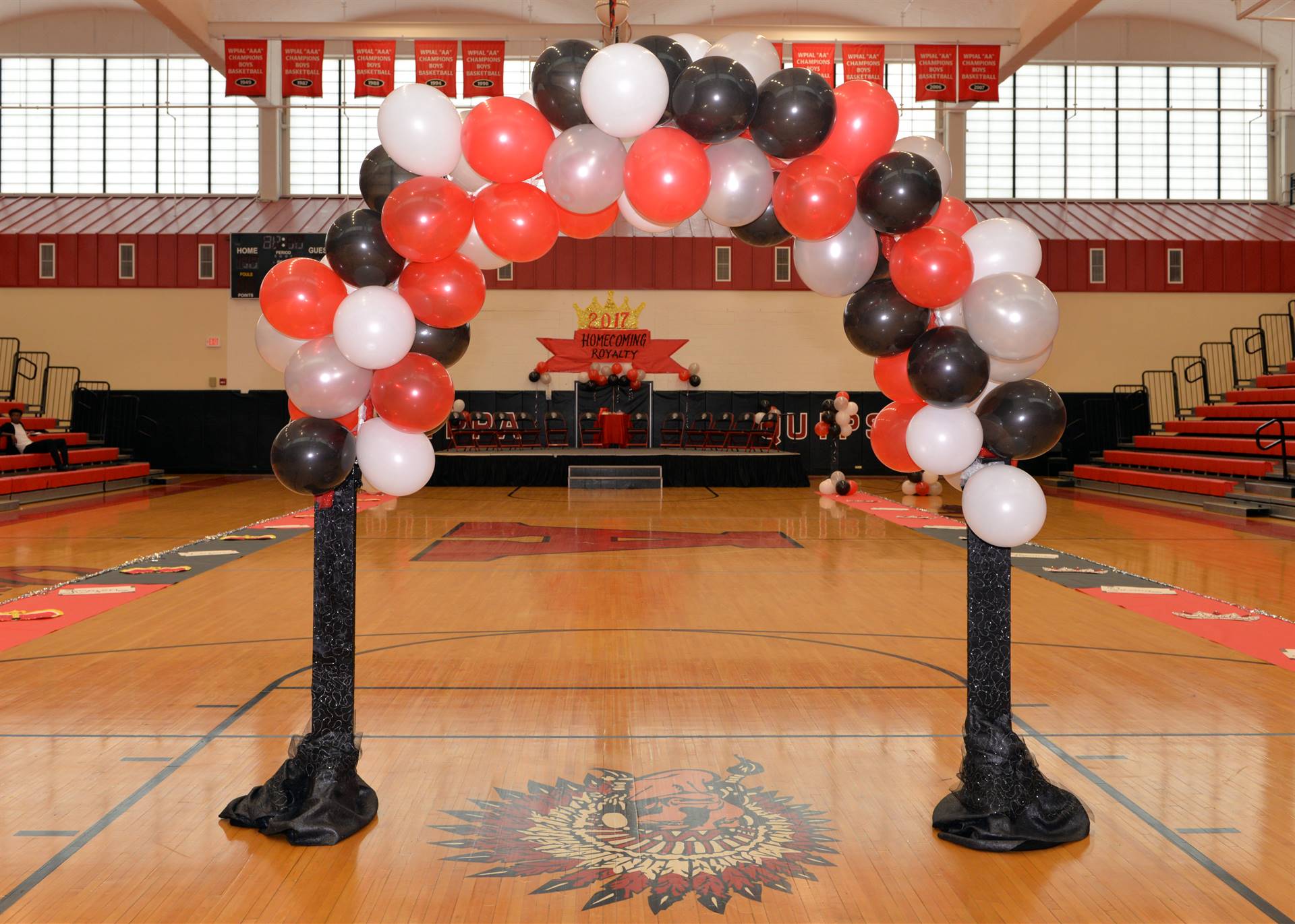 Homecoming balloon arch